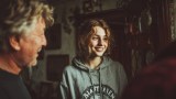 Vater und Tochter. (KI-generiert)