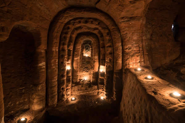 Eine Höhle.