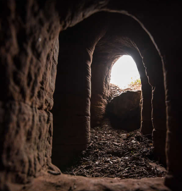 Eine Höhle.
