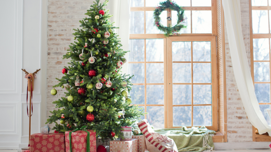 Weihnachtsbaum: Mann warnt vor merkwürdigen „Tannenzapfen“