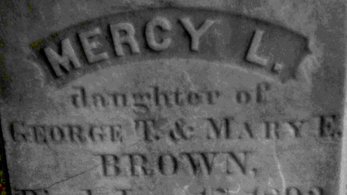 Der Grabstein von Mercy L. Brown.