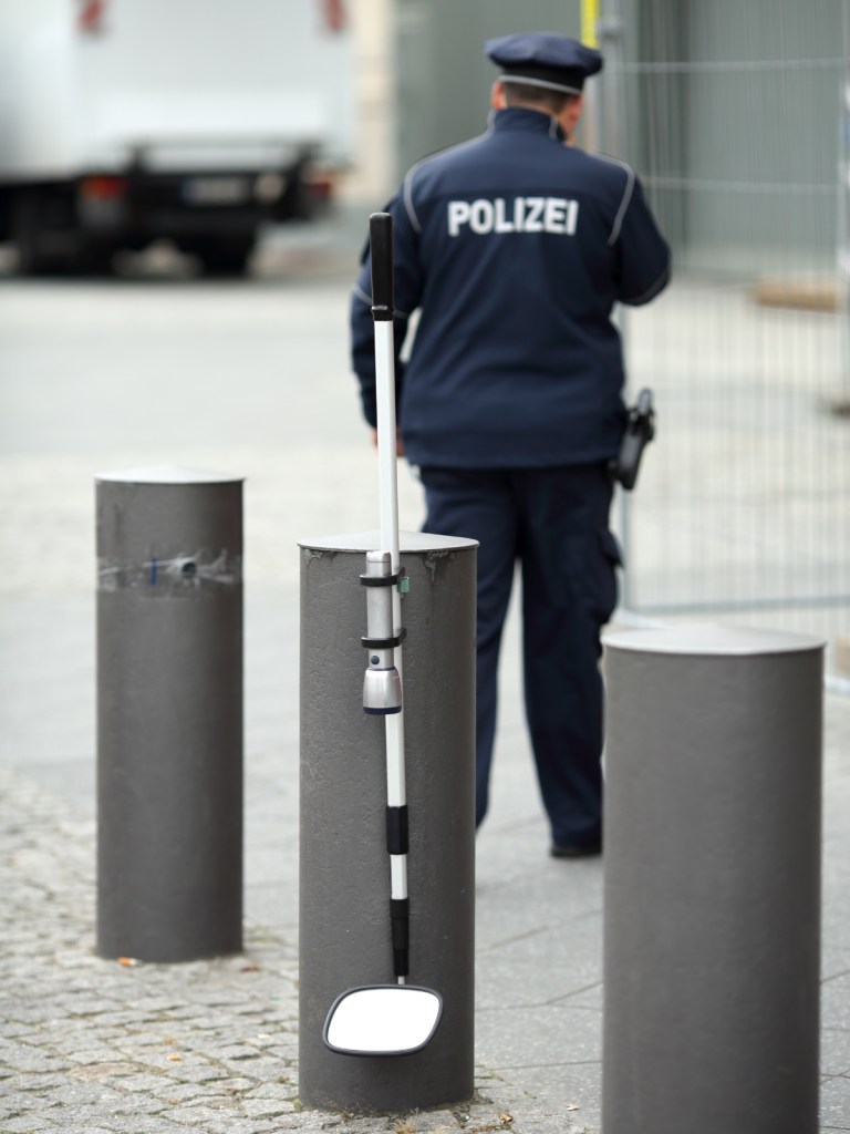 Ein Polizist.